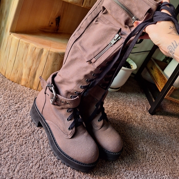 Sold Out Current Mood Cedar Obsidian Pocket Combat Boots - Picture 3 of 7